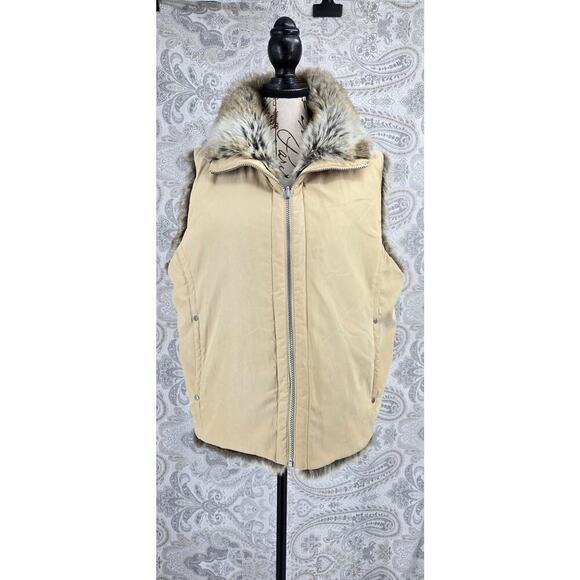 Women's weatherproof faux fur sleeveless coat. - Picture 13 of 15